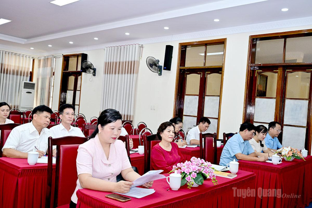 Các đại biểu dự hội nghị.