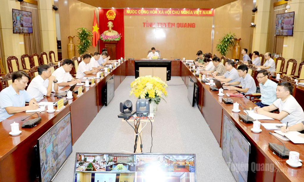 Quang cảnh phiên họp tại điểm cầu tỉnh Tuyên Quang.