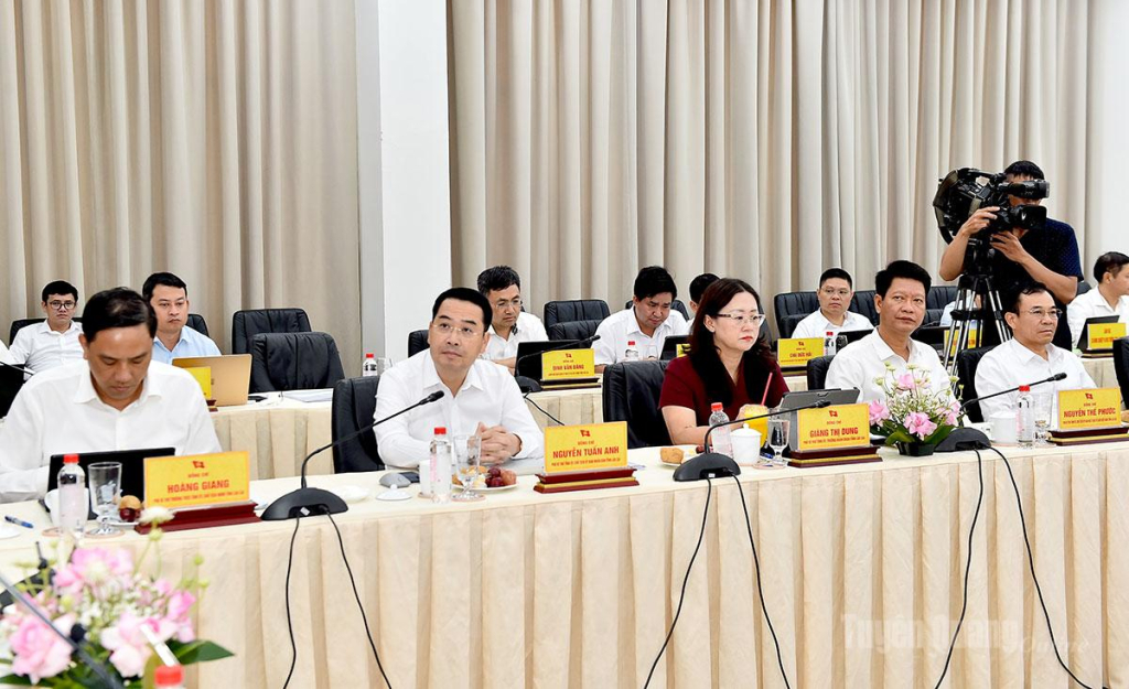Các đồng chí Thường trực Tỉnh ủy Lào Cai tại hội nghị.