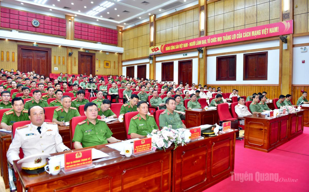 Các đại biểu dự hội nghị.