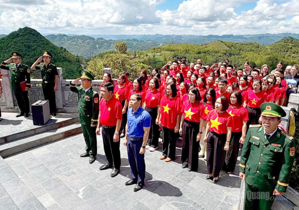 Đảng bộ Sở Tư pháp đã tổ chức buổi sinh hoạt chính trị với chủ đề “Xây dựng và thực hiện mô hình Chi bộ bốn tốt, Đảng bộ cơ sở bốn tốt”.