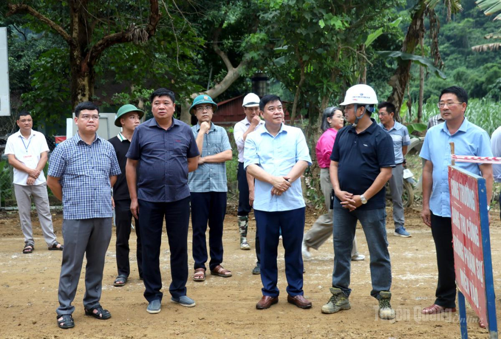 Phó Chủ tịch UBND tỉnh Hoàng Gia Long kiểm tra tiến độ Dự án Trường phổ thông nội trú liên cấp Minh Tân.