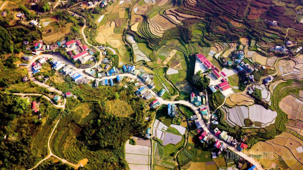 Diện mạo khởi sắc của trung tâm xã Bạch Đích, vùng đất phên giậu cực Bắc Tổ quốc.