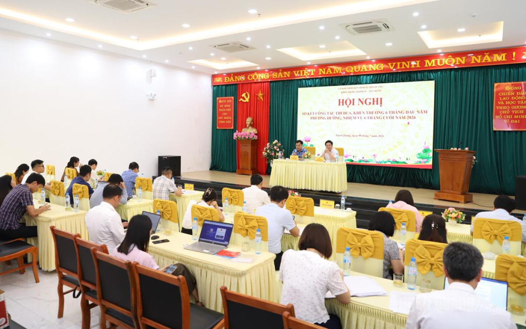 Quang cảnh hội nghị sơ kết.
