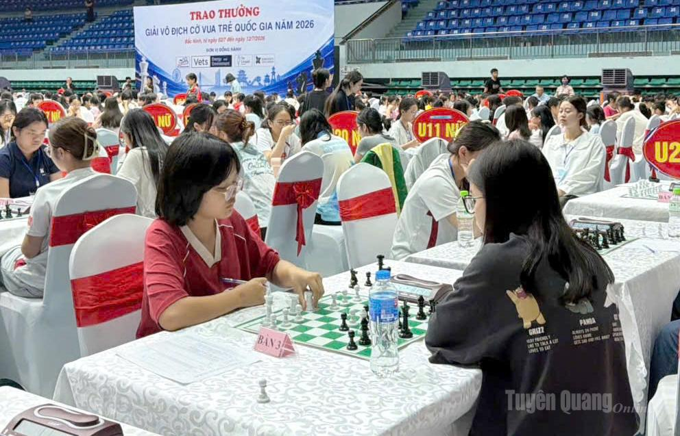 Vận động viên Tuyên Quang tham gia thi đấu tại nội dung cờ truyền thống.