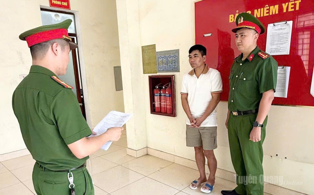 Cơ quan Công an thi hành Quyết định khởi tố bị can và Lệnh bắt bị can để tạm giam đối với Hoàng Đạo Tú.