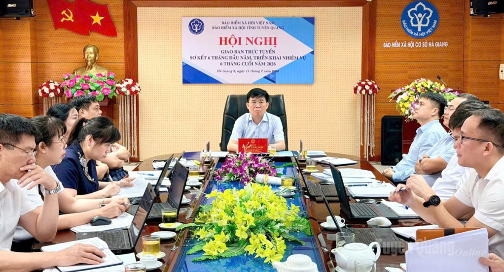 Đồng chí Phạm Thái Sơn, Giám đốc BHXH tỉnh chủ trì hội nghị.
