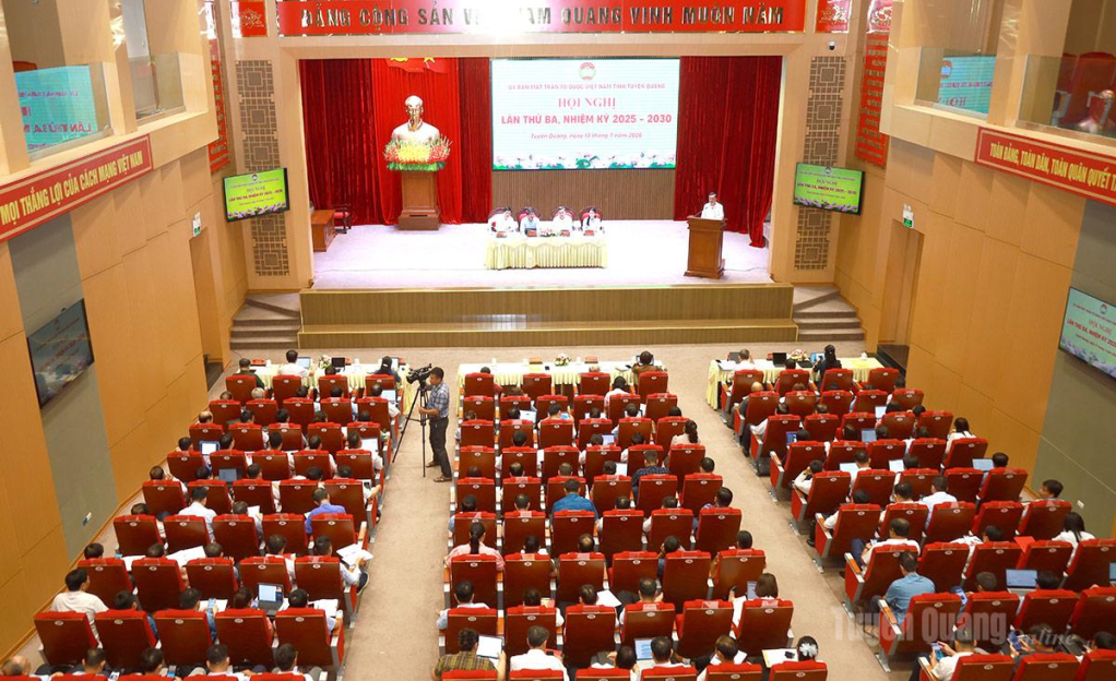 Toàn cảnh hội nghị.