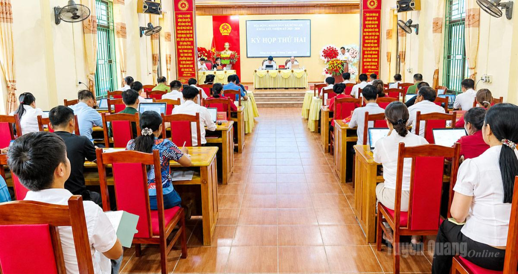 Toàn cảnh kỳ họp.