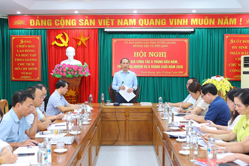 Toàn cảnh hội nghị.
