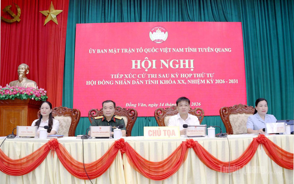 Tổ đại biểu số 4 HĐND tỉnh tại buổi tiếp xúc cử tri.