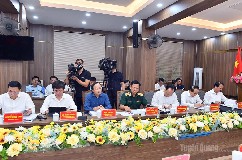 Lãnh đạo các bộ, ngành Trung ương tại buổi làm việc.