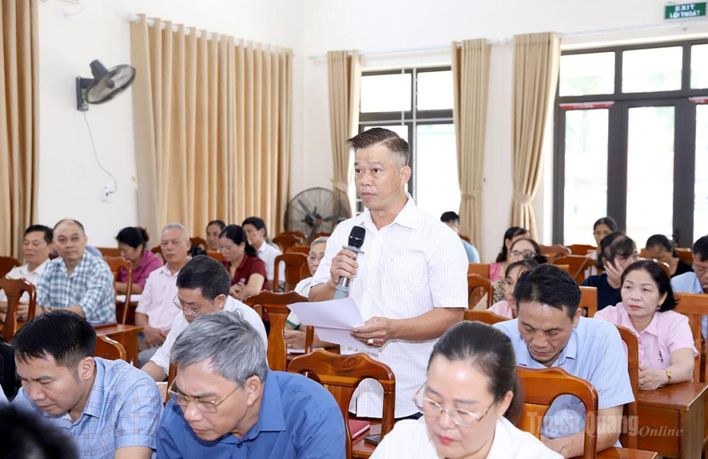 Ông Nguyễn Đức Tân, Tổ trưởng tổ dân phố 10 kiến nghị đầu tư xây dựng kè chống sạt lở bờ sông Lô.