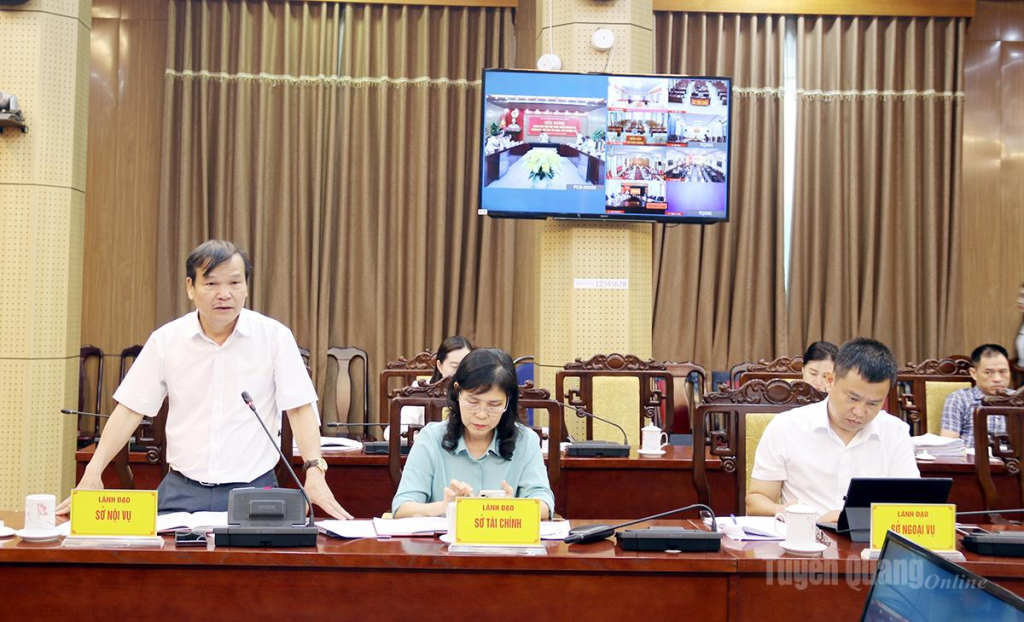 Lãnh đạo Sở Nội vụ báo cáo tiến độ thực hiện nhiệm vụ chỉnh lý, số hóa tài liệu, hồ sơ điện tử.