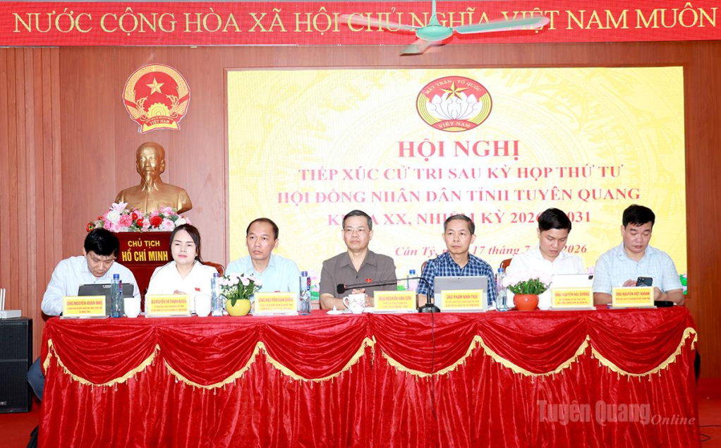 Tổ đại biểu số 2 HĐND tỉnh tiếp xúc cử tri tại xã Cán Tỷ.