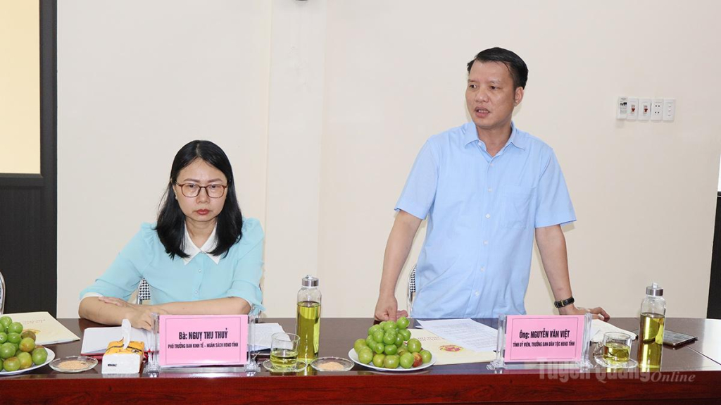 Lãnh đạo Ban Dân tộc HĐND tỉnh phát biểu tại buổi làm việc.