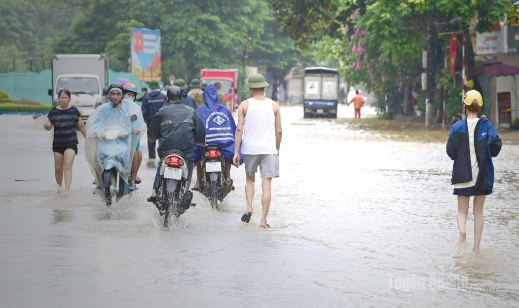 Mưa lớn có nguy cơ cao xảy ra lũ quét, sạt lở đất.