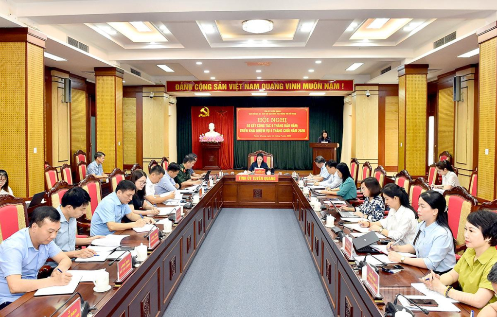 Các đại biểu dự hội nghị.