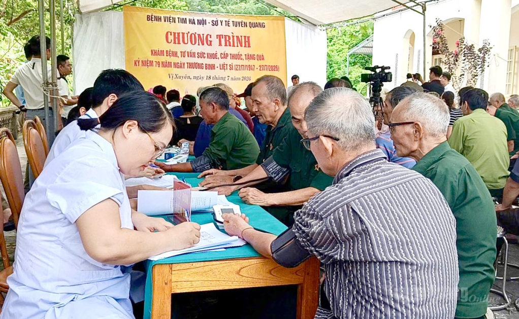 Người có công xã Vị Xuyên được khám bệnh miễn phí tại chương trình.