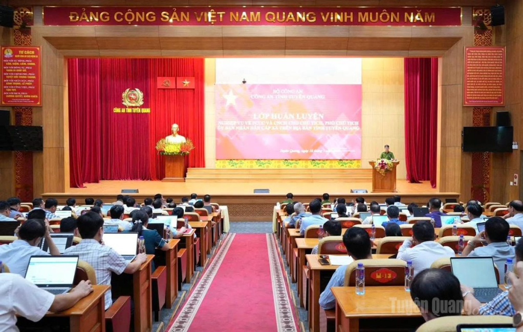 Toàn cảnh buổi tập huấn.