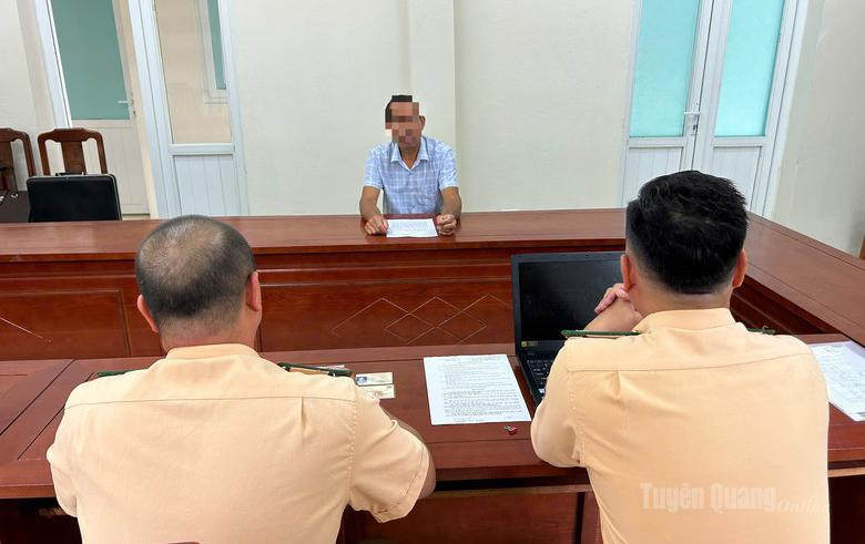 Lực lượng CSTG, Công an tỉnh làm việc và xử lý tài xế nói trên.