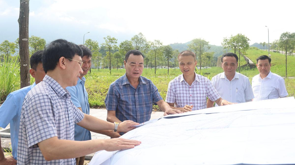Đoàn giám sát HĐND tỉnh khảo sát thực tế tại Dự án Khu đô thị mới Hà Sơn, phường Hà Giang 1.