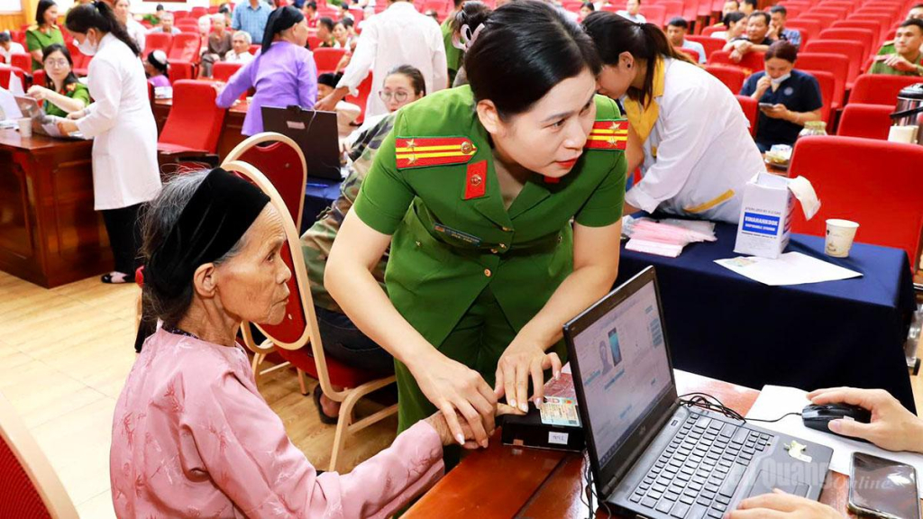 Từ ngày 22 - 7 đến hết ngày 26 - 7, Công an tỉnh Tuyên Quang phối hợp triển khai đợt cao điểm thu nhận mẫu ADN cho thân nhân liệt sĩ chưa xác định được danh tính trên địa bàn tỉnh.