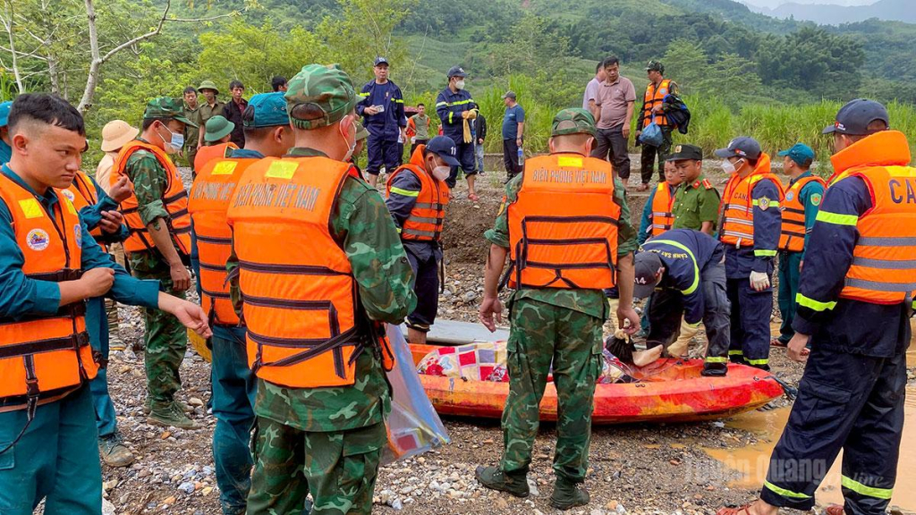 Tìm thấy 2 nạn nhân mất tích trên sông Nho Quế.