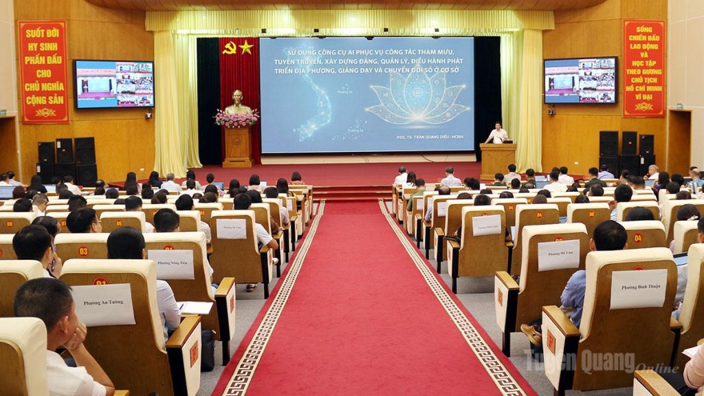 Quang cảnh buổi tập huấn.