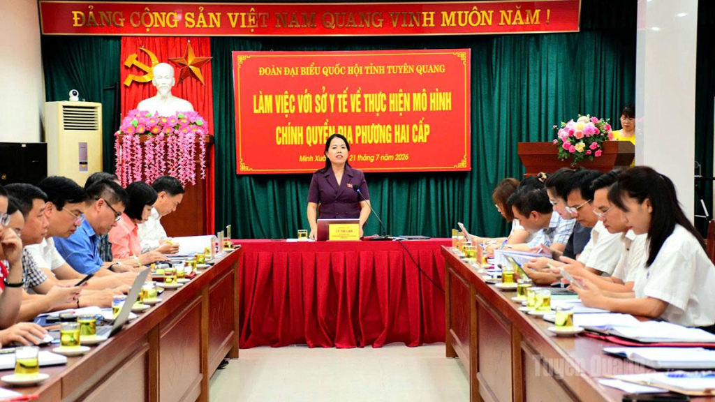 Các đại biểu dự buổi làm việc.
