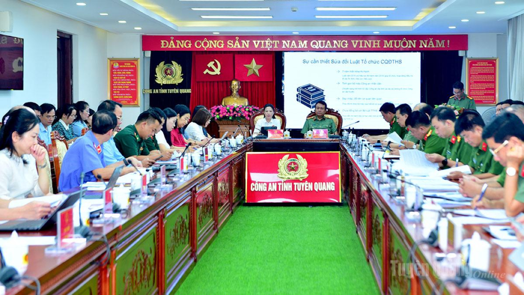 Toàn cảnh hội nghị.