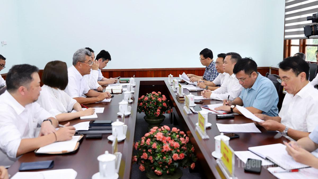 Quang cảnh buổi làm việc.