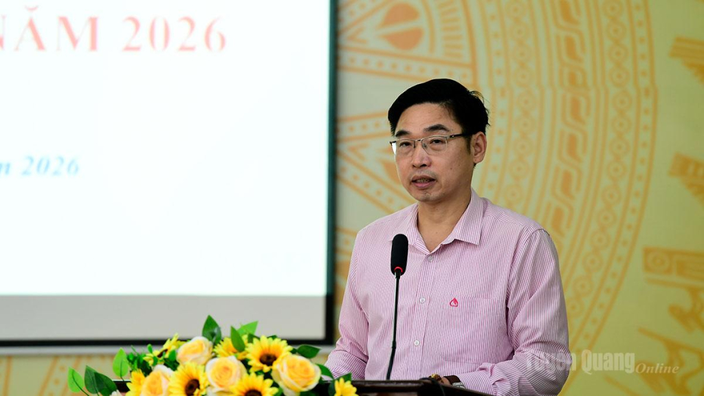 Lãnh đạo Chi nhánh Ngân hàng Chính sách xã hội tỉnh báo cáo kết quả hoạt động của Ban đại diện Hội đồng quản trị Ngân hàng Chính sách xã hội tỉnh quý II, phương hướng quý III-2026.