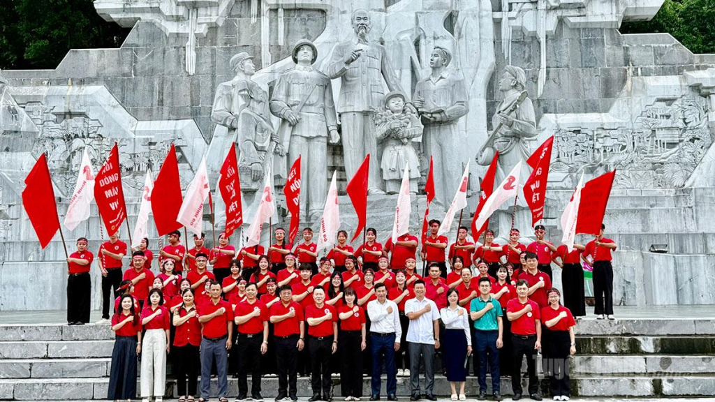Lễ xuất quân Hành trình đỏ tỉnh Tuyên Quang năm 2026.
