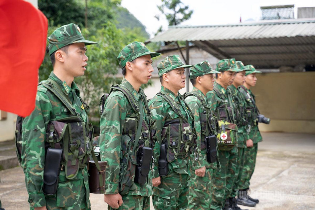 Các chiến sĩ Đội tuần tra sẵn sàng làm nhiệm vụ.