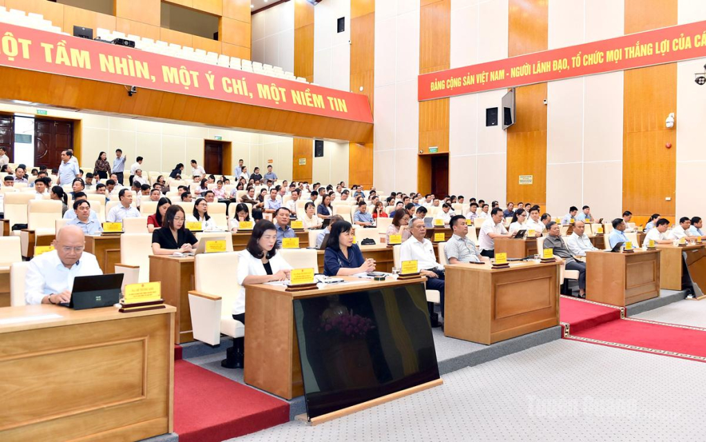 Các đại biểu dự hội nghị.