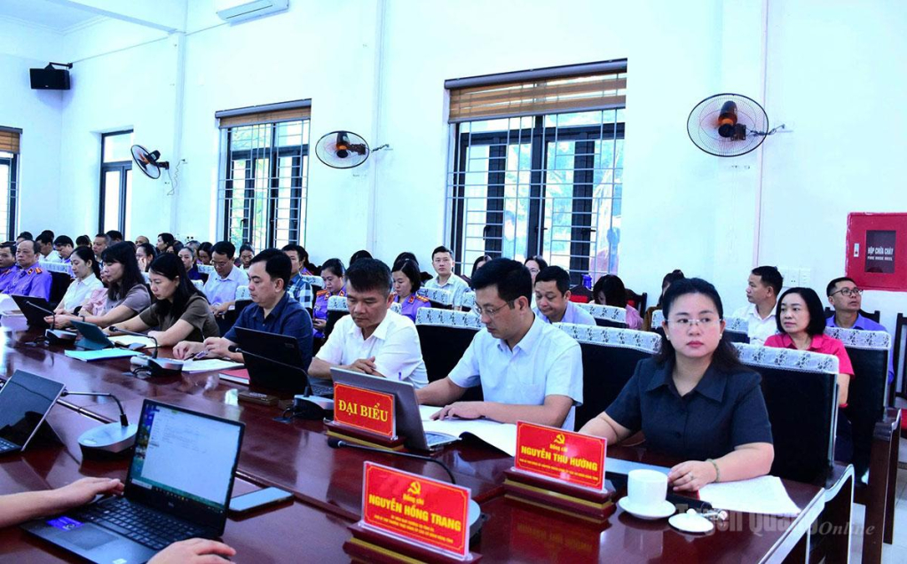 Các đại biểu dự hội nghị.