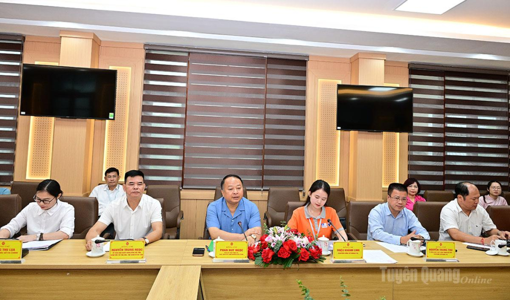 Chủ tịch UBND tỉnh Phan Huy Ngọc tiếp Đoàn chuyên gia của Mạng lưới Công viên địa chất toàn cầu UNESCO.