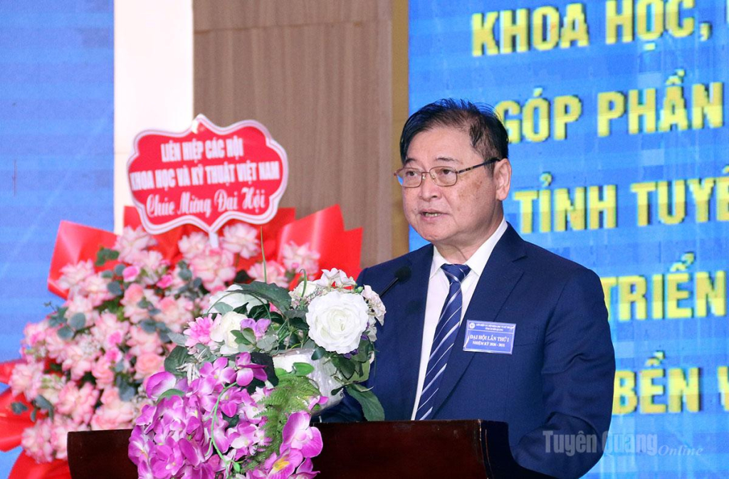 Giáo sư, Tiến sĩ khoa học Phan Xuân Dũng, Chủ tịch Liên hiệp các Hội KH&KT Việt Nam phát biểu chỉ đạo tại Đại hội.