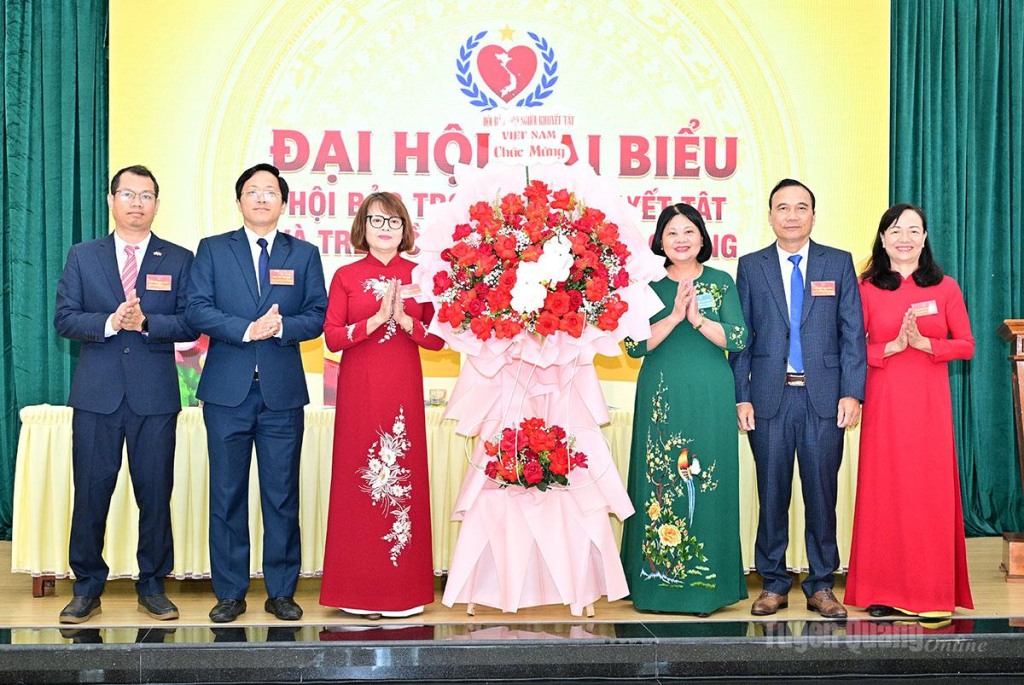Hội Bảo trợ Người khuyết tật Việt Nam chúc mừng Đại hội.