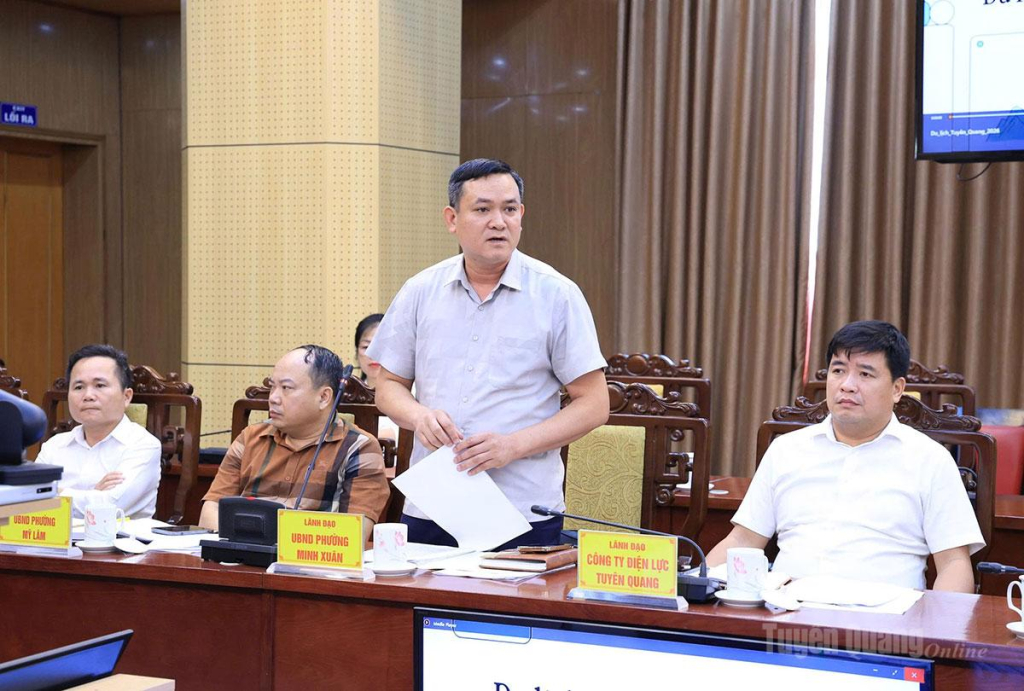 Lãnh đạo phường Minh Xuân phát biểu tại cuộc họp.