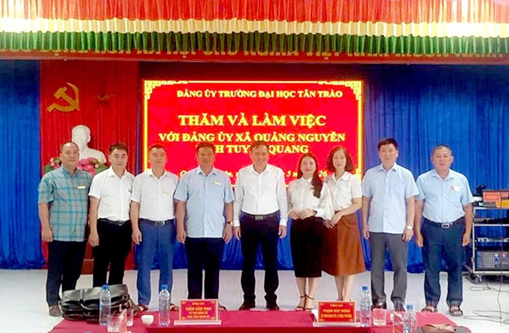 Trường ĐHTT làm việc với cấp ủy, chính quyền xã Quảng Nguyên để triển khai các nhiệm vụ hỗ trợ xã.