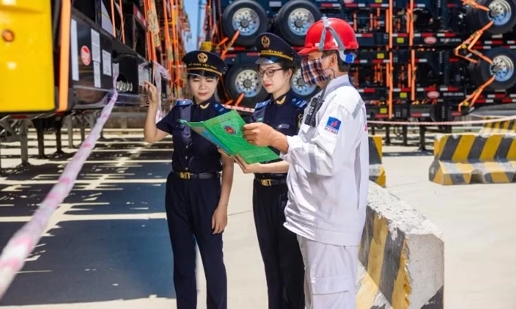 Hải quan triển khai thống nhất bộ m&atilde; kho, b&atilde;i, địa điểm mới từ ng&agrave;y 1/7