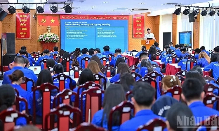 Tập huấn kỹ năng bảo vệ nền tảng tư tưởng của Đảng tr&ecirc;n kh&ocirc;ng gian mạng cho thanh ni&ecirc;n
