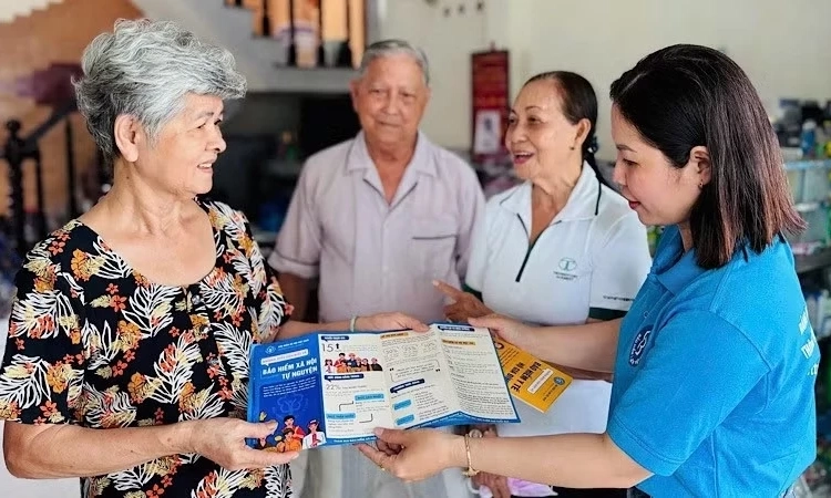 Nhiều ch&iacute;nh s&aacute;ch mới về bảo hiểm x&atilde; hội, bảo hiểm y tế ch&iacute;nh thức c&oacute; hiệu lực từ ng&agrave;y 1/7