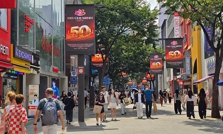 H&igrave;nh ảnh 50 năm Th&agrave;nh phố Hồ Ch&iacute; Minh mang t&ecirc;n B&aacute;c Hồ xuất hiện tại H&agrave;n Quốc
