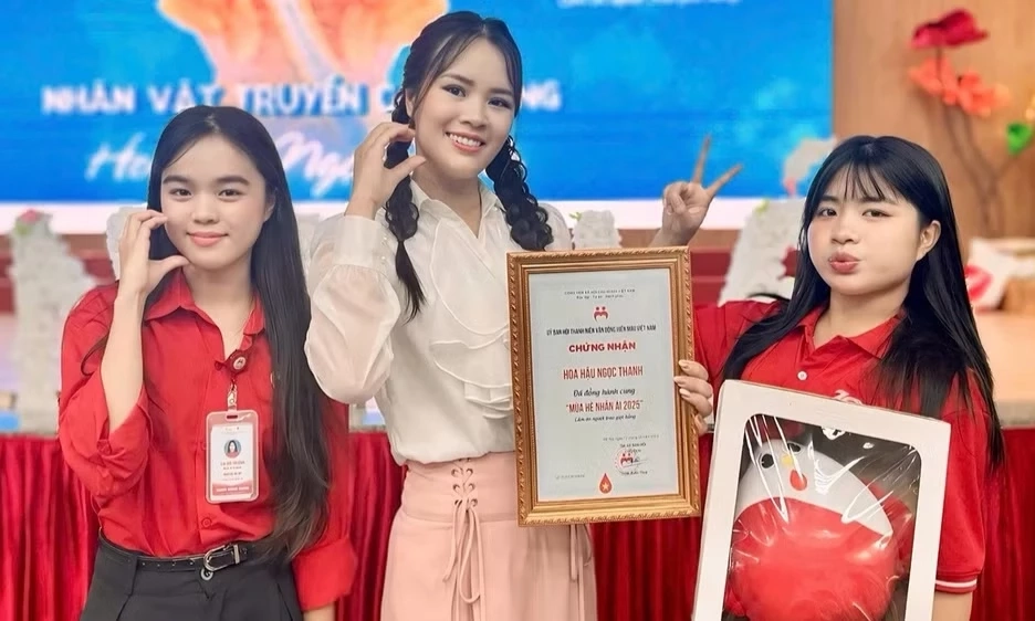 Hoa hậu Văn h&oacute;a du lịch Việt Nam Phạm Thị Ngọc Thanh: "Cho đi l&agrave; một niềm hạnh ph&uacute;c"