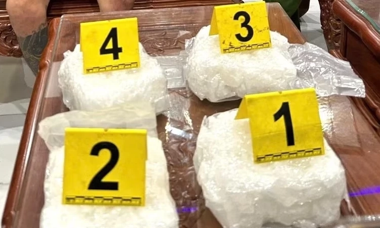 Quảng Trị: Bắt 3 đối tượng, thu giữ hơn 7kg ma t&uacute;y