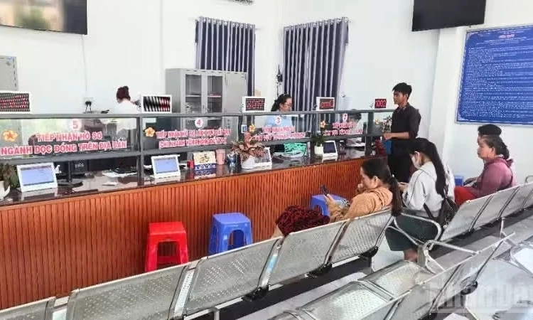 Chuyển đổi số - &ldquo;ch&igrave;a kh&oacute;a&rdquo; vận h&agrave;nh hiệu quả ch&iacute;nh quyền cơ sở