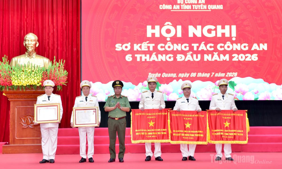 Chủ động nhận diện, giải quyết kịp thời c&aacute;c vấn đề ph&aacute;t sinh về an ninh, trật tự